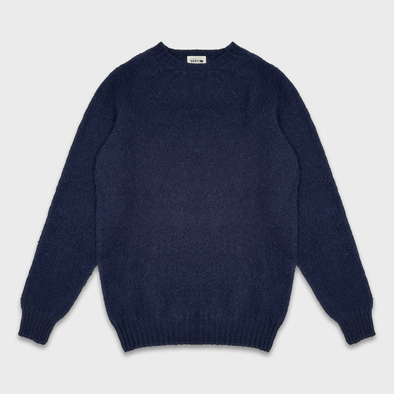 Navy Blue Shetland Wool Crewneck Sweater Geneva. Navy blue sweater shetland wool geneva, made in Scotland by Barto, quality classic knitwear since 1929, rib stitch neck raglan sleeve, unisex warm sweaters