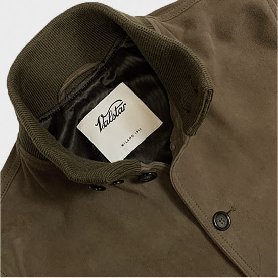 Veste Valstarino fabriquée en Italie par Valstar, couleur vert boue, veste en daim de chèvre doux couleur mousse, revendeur Wools Boutique Uomo à Genève Suisse